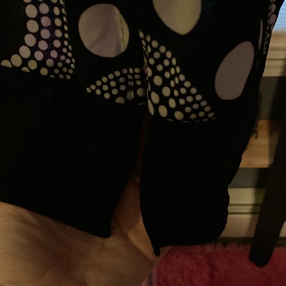 Bison Bisou white mandala pattern dots with polka dots on black size M - Picture 8 of 10